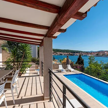 펜션 Beachfront With Private Pool In 벨라루카
