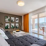 Holiday home Beachfront With Private Pool In Vela Luka
