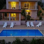 Beachfront With Private Pool In Holiday home
