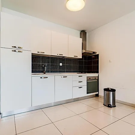 Beachfront With Private Pool In Semesterbostad