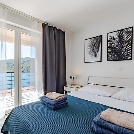 Semesterbostad Beachfront With Private Pool In Vela Luka