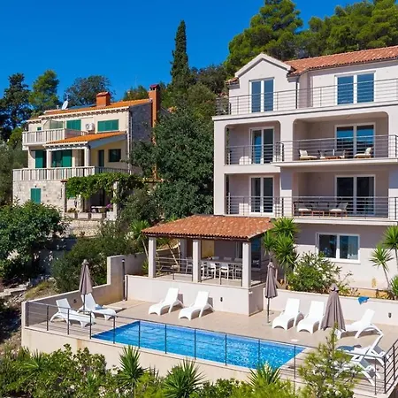 Feriehus Beachfront With Private Pool In Vela Luka