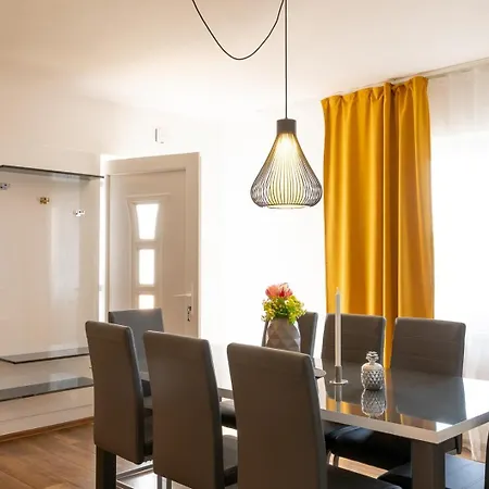 Дом отдыха Beachfront With Private Pool In Вела-Лука