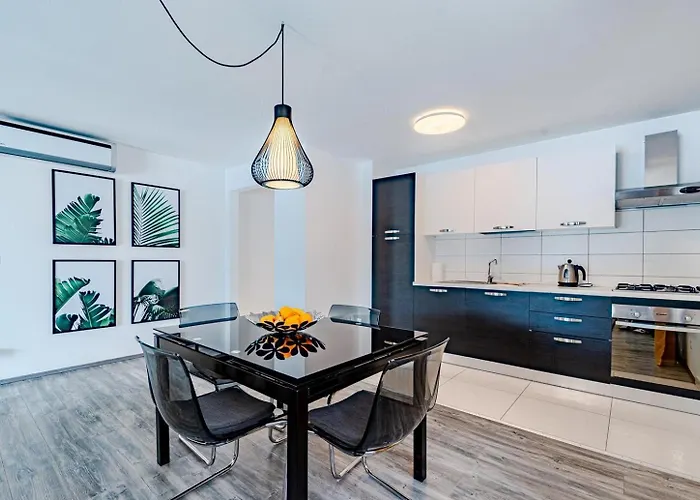 Beachfront With Private Pool In בית נופש *