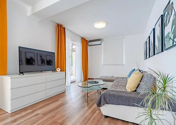 בית נופש Beachfront With Private Pool In *