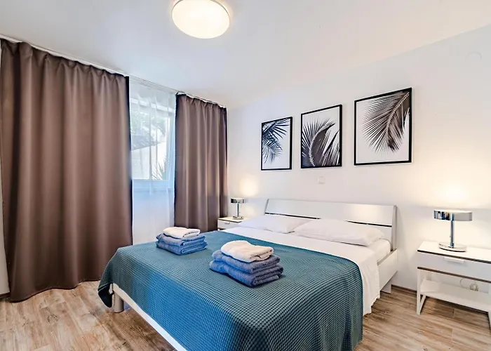 בית נופש Beachfront With Private Pool In