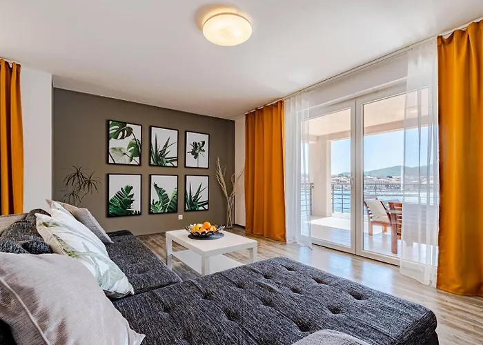 בית נופש Beachfront With Private Pool In וולה לוקה