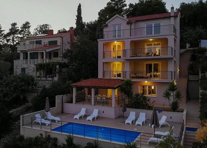 בית נופש Beachfront With Private Pool In