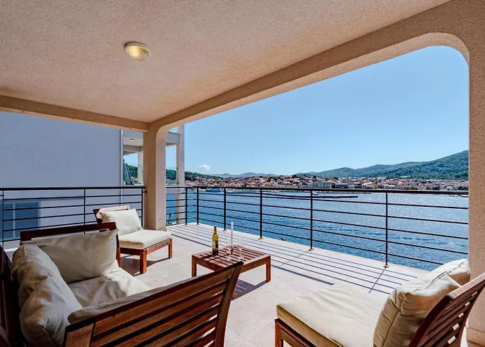 בית נופש Beachfront With Private Pool In *